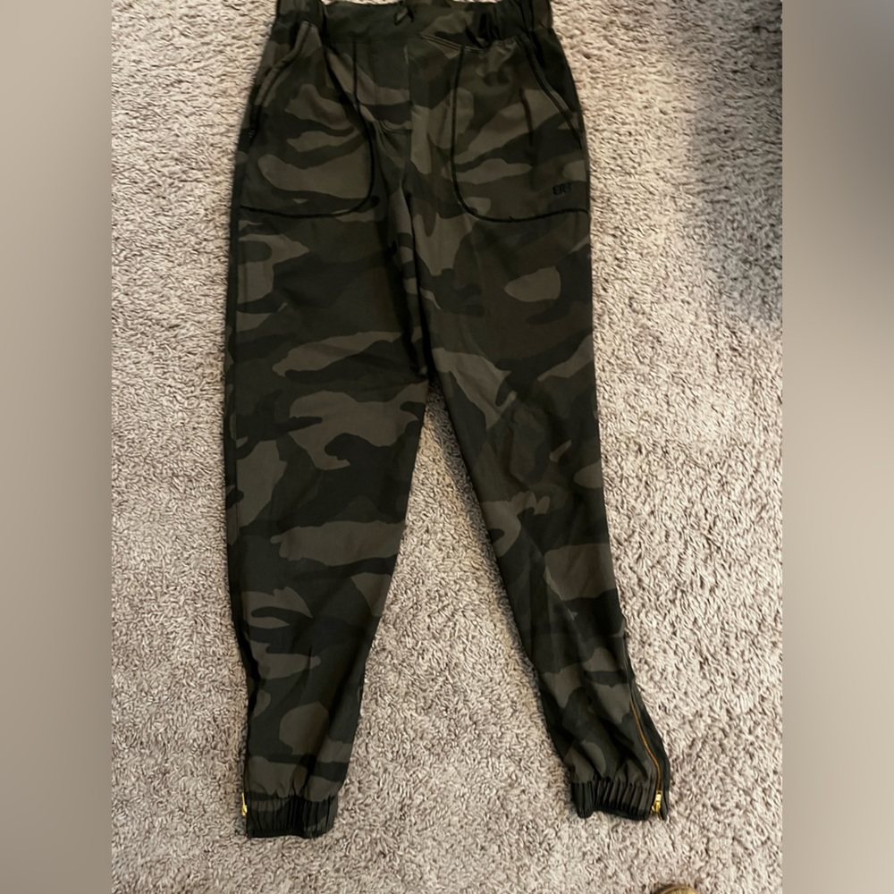 Albion Camo Jetsetters